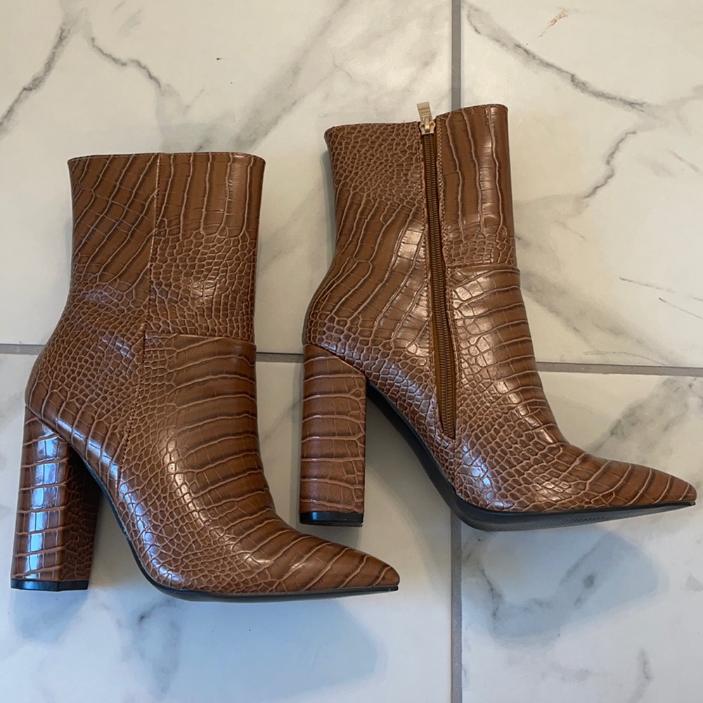 Lulus Crocodile boots